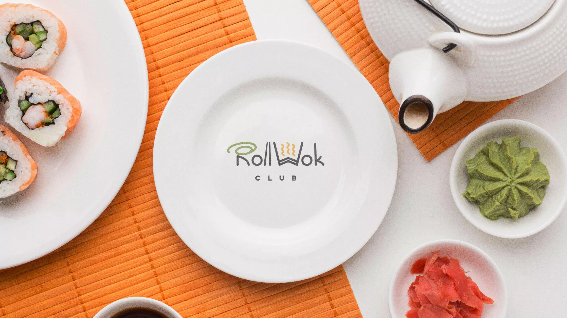 Разработка логотипа и фирменного стиля суши-бара «Roll Wok Club» в Сольцах